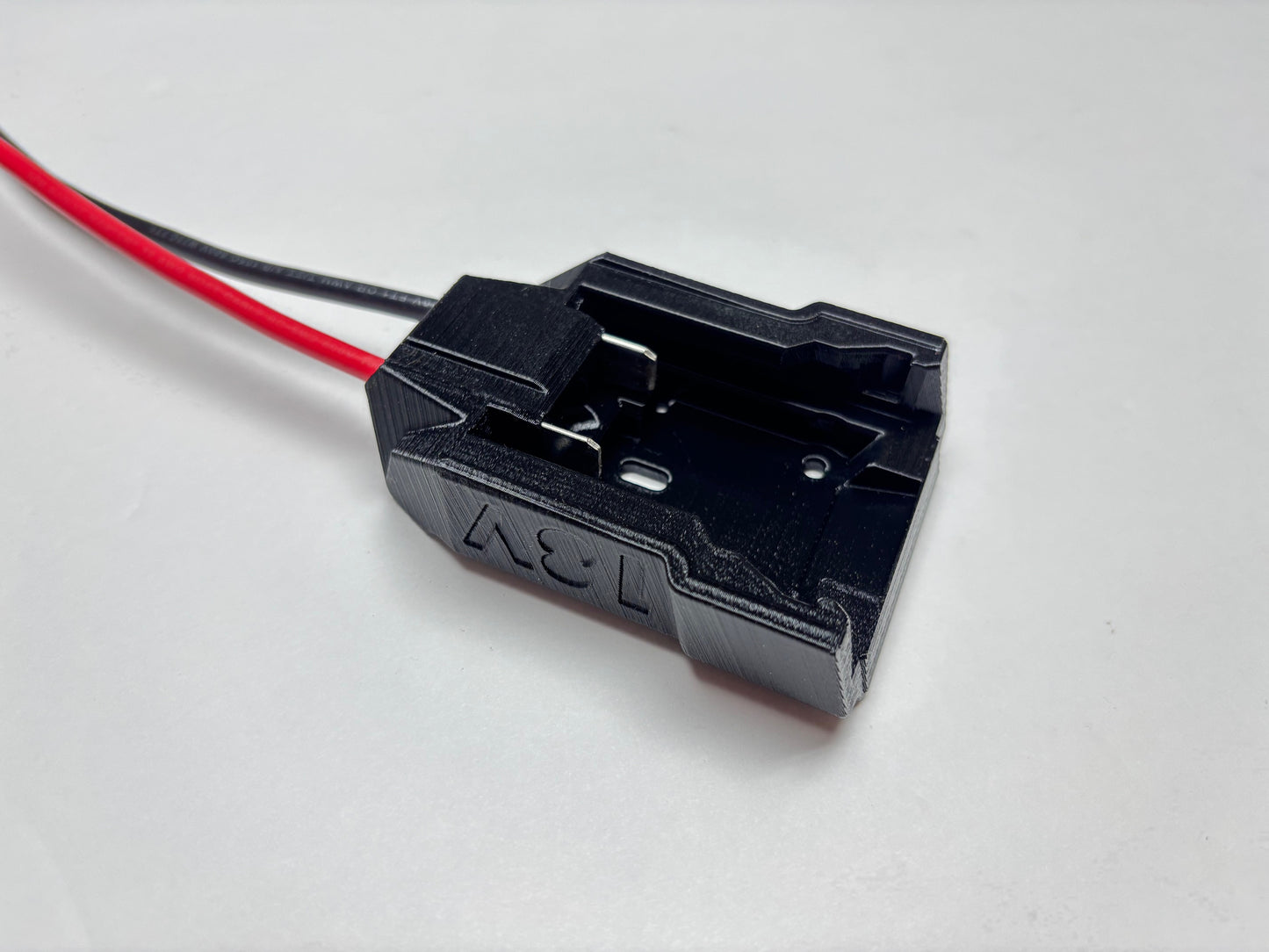 Dual Industrial adapter for Milwaukee 18V or Dewalt 20V MAX battery